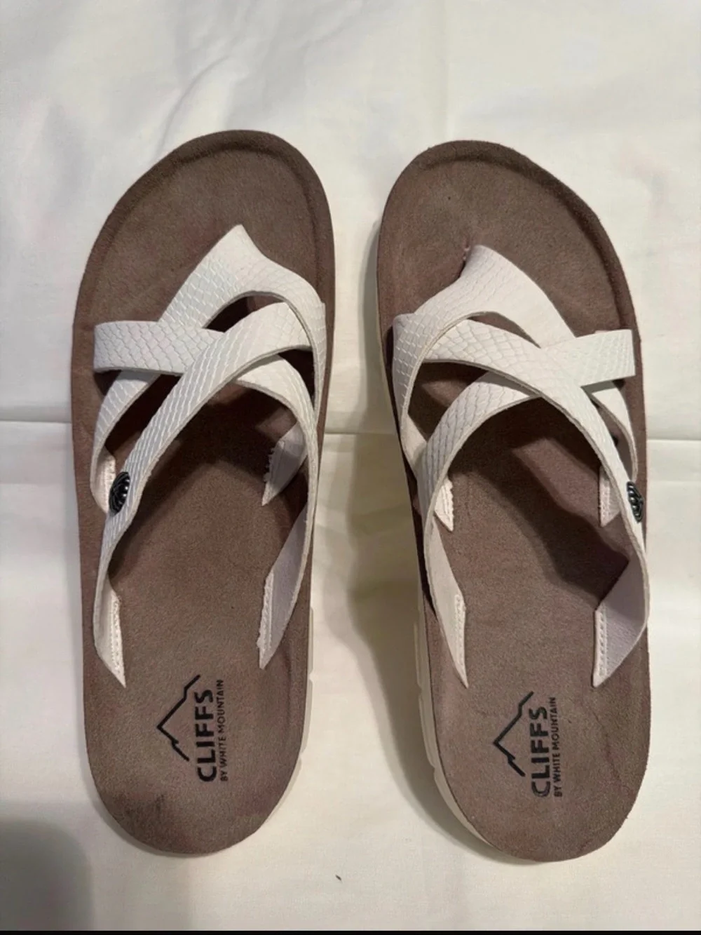 Cliffs by WHITE MOUNTAIN Women's Cream Crisscross Textured Sandals